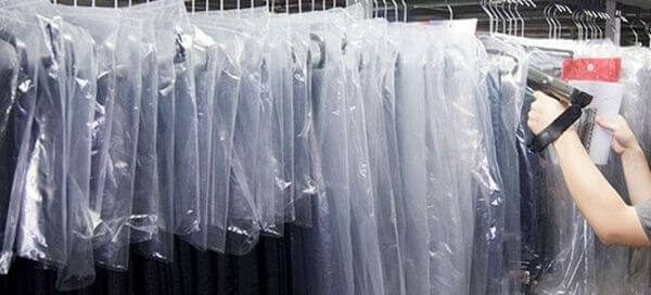 detecting RFID apparel tag with an RFID handheld device