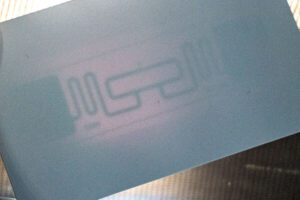 RFID antenna for UHF card